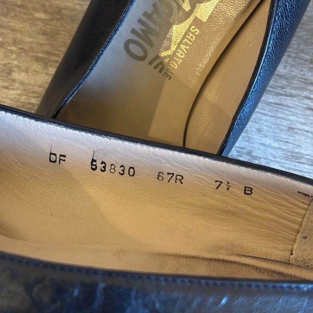 Salvatore Ferragamo Black Leather Pumps Size 7.5 B